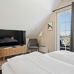 빌라 Cozy House Near The Sea *
