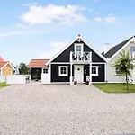 빌라 Cozy House Near The Sea *